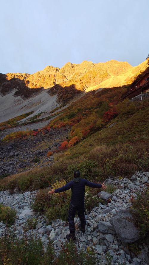 紅葉🍁登山 涸沢カール ソロキャンプ グループキャンプ フリーサイト まーささんのキャンプブログ CAMPiii（キャンピー） -キャンプ専用SNS キャンプのすべてがここに集まる-
