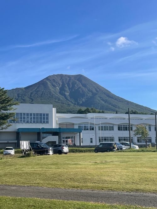 岩木山を眺めながらのんびり過ごす1人と1匹 岩木青少年スポーツセンター ソロキャンプ フリーサイト ロコCamp0828さんのキャンプブログ CAMPiii（キャンピー） -キャンプ専用SNS キャンプのすべてがここに集まる-