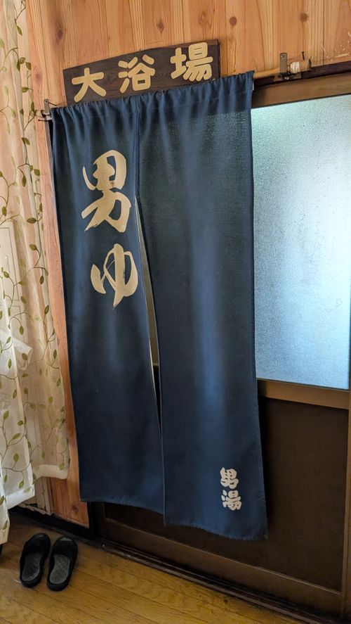 ハスラーが気になる(標高 約150m)(RVパーク(区画、電源付) 3000円)) RVパーク 七里川 ソロキャンプ グループキャンプ オートサイト 区画サイト IZUIZUさんのキャンプブログ CAMPiii（キャンピー） -キャンプ専用SNS キャンプのすべてがここに集まる-