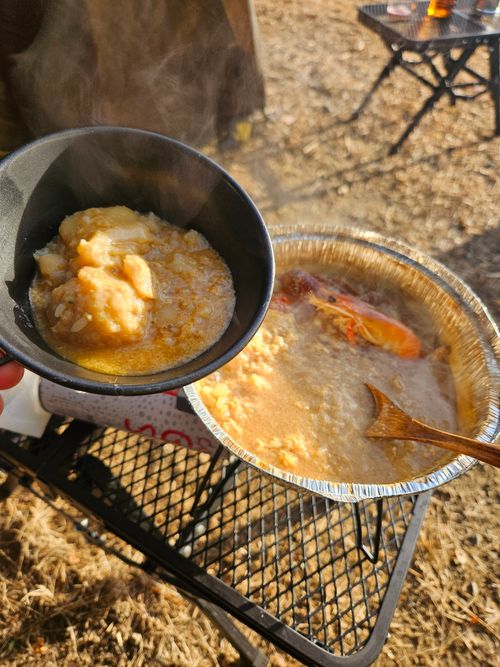 スパイシーカレーチキンレッグじゃないけど ともえ川Park ソロキャンプ 区画サイト オートサイト IZUIZUさんのキャンプブログ CAMPiii（キャンピー） -キャンプ専用SNS キャンプのすべてがここに集まる-