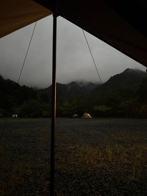 降水確率0％なのに雨！それでも石鎚山へ 自然王国白滝の里キャンプ場 ソロキャンプ フリーサイト yoshiさんのキャンプブログ CAMPiii（キャンピー） -キャンプ専用SNS キャンプのすべてがここに集まる-