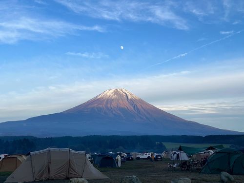 最高の天気だったふもとっぱらキャンプ ふもとっぱらキャンプ場 グループキャンプ フリーサイト OYAKATAさんのキャンプブログ CAMPiii（キャンピー） -キャンプ専用SNS キャンプのすべてがここに集まる-