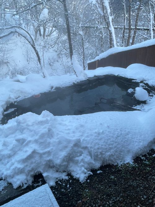 粉雪が満月にキラキラ光る露天風呂で缶ビールをプシュッ！今年のキャンプスタート！ とことん山キャンプ場 ファミリーキャンプ フリーサイト ロコCamp0828さんのキャンプブログ CAMPiii（キャンピー） -キャンプ専用SNS キャンプのすべてがここに集まる-