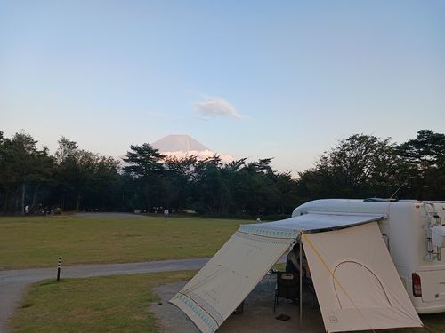 富士山まる出しの秋キャンプ 朝霧Camp Base そらいろキャンプ場（フリーサイト・区画サイト・電源区画サイト） ファミリーキャンプ 区画サイト キャンピングカー vios outdoor'sさんのキャンプブログ CAMPiii（キャンピー） -キャンプ専用SNS キャンプのすべてがここに集まる-