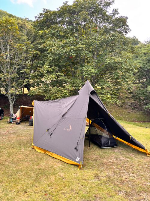真夏の避暑キャンプ。 WASAMATA HUTTE グループキャンプ 区画サイト オートサイト あやぴーさんのキャンプブログ CAMPiii(キャンピー) -キャンプ専用SNS キャンプのすべてがここに集まる-
