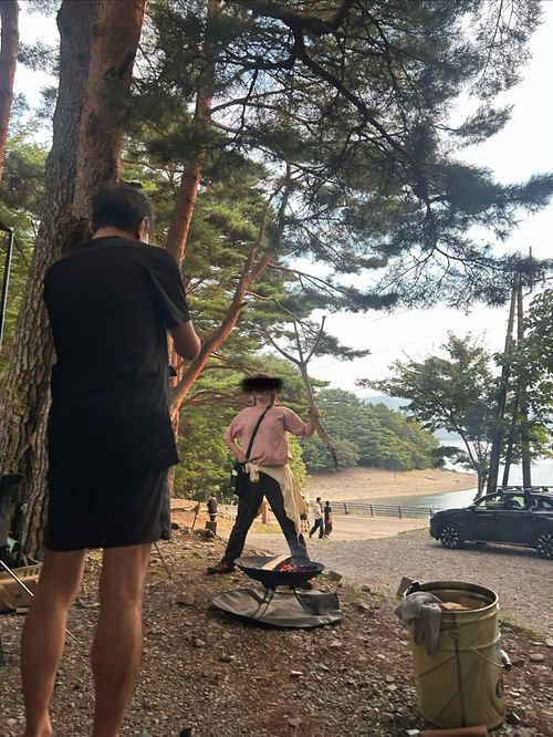 早朝SUP & 樹海ハイク🥾  本栖湖いこいの森キャンプ場 ソロキャンプ グループキャンプ 区画サイト Genさんのキャンプブログ CAMPiii（キャンピー） -キャンプ専用SNS キャンプのすべてがここに集まる-