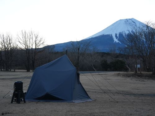 シュラフを忘れる 朝霧ジャンボリー オートキャンプ場 ソロキャンプ フリーサイト スモーキーさんのキャンプブログ CAMPiii（キャンピー） -キャンプ専用SNS キャンプのすべてがここに集まる-