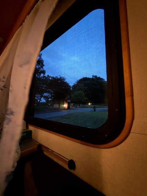キャンピン交代 2026〜登城篇〜　第1夜 サンビレッジ徳良湖オートキャンプ場 ソロキャンプ キャンピングカー 区画サイト まっつんさんのキャンプブログ CAMPiii（キャンピー） -キャンプ専用SNS キャンプのすべてがここに集まる-