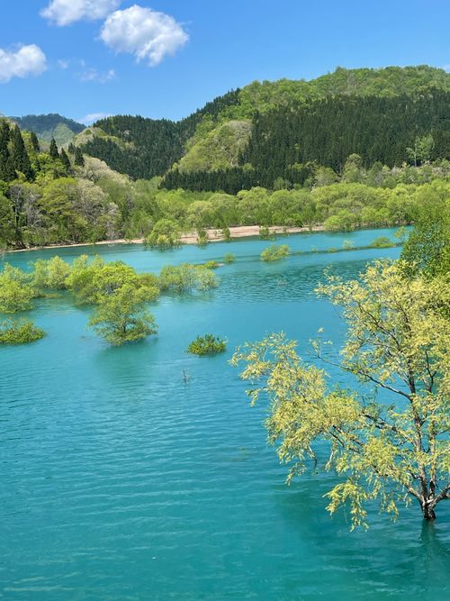 雨の田沢湖とエメラルドグリーンの秋扇湖と 田沢湖オートキャンプ場縄文の森たざわこ ファミリーキャンプ 区画サイト ロコCamp0828さんのキャンプブログ CAMPiii（キャンピー） -キャンプ専用SNS キャンプのすべてがここに集まる-