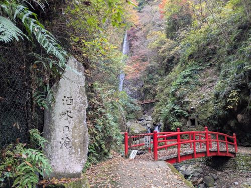 薪ストーブ始動 CAMPiece南足柄 廃校キャンプ場 ソロキャンプ 区画サイト 3838Outdoorさんのキャンプブログ CAMPiii（キャンピー） -キャンプ専用SNS キャンプのすべてがここに集まる-