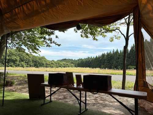 旅する古本屋〜猫のお告げは樹の下で〜 HOSOMINE BASE 細峯ベース ソロキャンプ 区画サイト ぱぱちょさんのキャンプブログ CAMPiii(キャンピー) -キャンプ専用SNS キャンプのすべてがここに集まる-