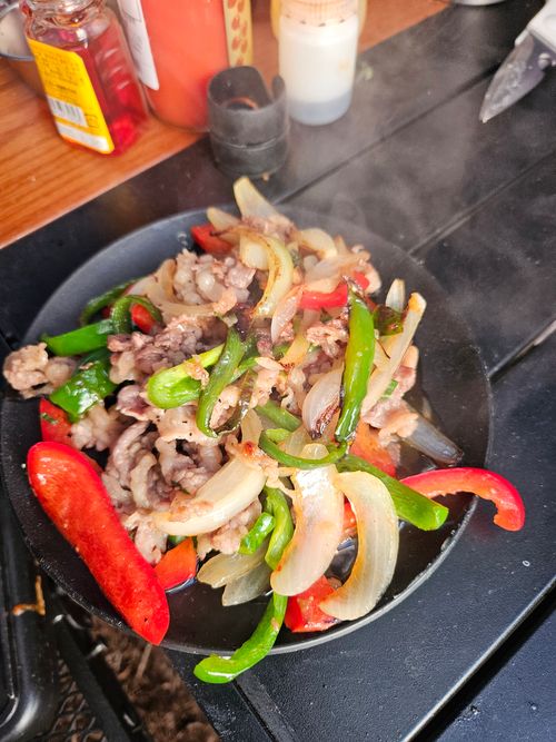 ブラックしゅーたん 富士高原トマトフィールド グループキャンプ フリーサイト オートサイト IZUIZUさんのキャンプブログ CAMPiii（キャンピー） -キャンプ専用SNS キャンプのすべてがここに集まる-