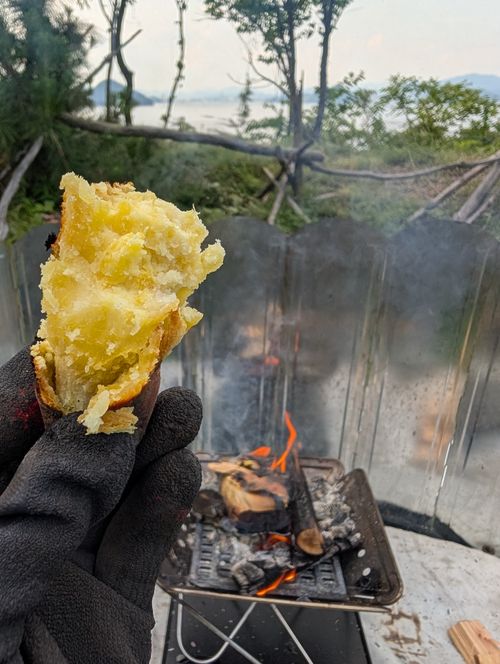 ココに来ちゃった。 ソロキャンプ 区画サイト ともっちさんのキャンプブログ CAMPiii（キャンピー） -キャンプ専用SNS キャンプのすべてがここに集まる-