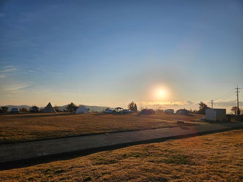 雲海キャンプ2025⑤は第8回SBCMT♪ 神石高原 ティアガルテン グループキャンプ フリーサイト 三代目とっしぃさんのキャンプブログ CAMPiii（キャンピー） -キャンプ専用SNS キャンプのすべてがここに集まる-