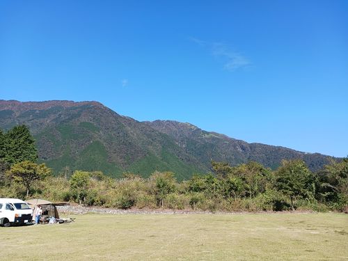 富士山まる出しの秋キャンプ 朝霧Camp Base そらいろキャンプ場（フリーサイト・区画サイト・電源区画サイト） ファミリーキャンプ 区画サイト キャンピングカー vios outdoor'sさんのキャンプブログ CAMPiii（キャンピー） -キャンプ専用SNS キャンプのすべてがここに集まる-