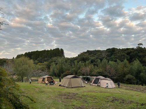 修行Camp REWILD MUSIC FES CAMP(リワイルドミュージックフェスキャンプ) ｜千葉・勝浦で音楽キャンプ＆グランピング グループキャンプ ファミリーキャンプ 区画サイト つばぱさんのキャンプブログ CAMPiii（キャンピー） -キャンプ専用SNS キャンプのすべてがここに集まる-