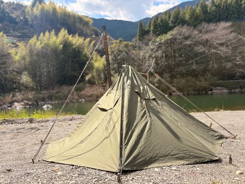 バケットぶら下げて🥖軍幕🪖薪ストCamp🪵🔥🪵 前川キャンプ場 ソロキャンプ フリーサイト camping roll♪さんのキャンプブログ CAMPiii（キャンピー） -キャンプ専用SNS キャンプのすべてがここに集まる-
