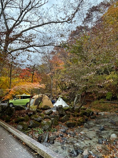紅葉🍁キャンプ 山伏オートキャンプ場 ソロキャンプ グループキャンプ 区画サイト Genさんのキャンプブログ CAMPiii（キャンピー） -キャンプ専用SNS キャンプのすべてがここに集まる-