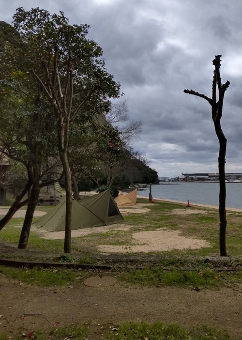 CAMPiii（キャンピー） マッサンさんのキャンプブログ 風の強い日に風対策 十神山・なぎさ公園