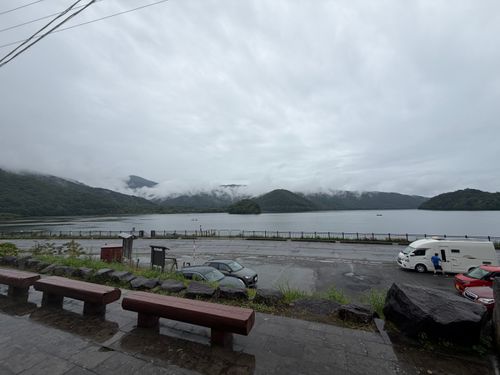 フツーにキャンプと思いきや💦 羽鳥湖畔オートキャンプ場 ソロキャンプ 区画サイト まっつんさんのキャンプブログ CAMPiii（キャンピー） -キャンプ専用SNS キャンプのすべてがここに集まる-