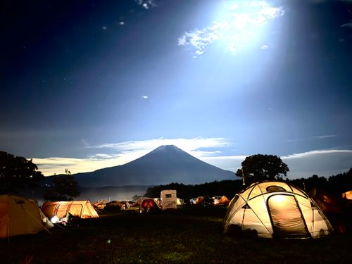 最高の天気だったふもとっぱらキャンプ ふもとっぱらキャンプ場 グループキャンプ フリーサイト OYAKATAさんのキャンプブログ CAMPiii（キャンピー） -キャンプ専用SNS キャンプのすべてがここに集まる-