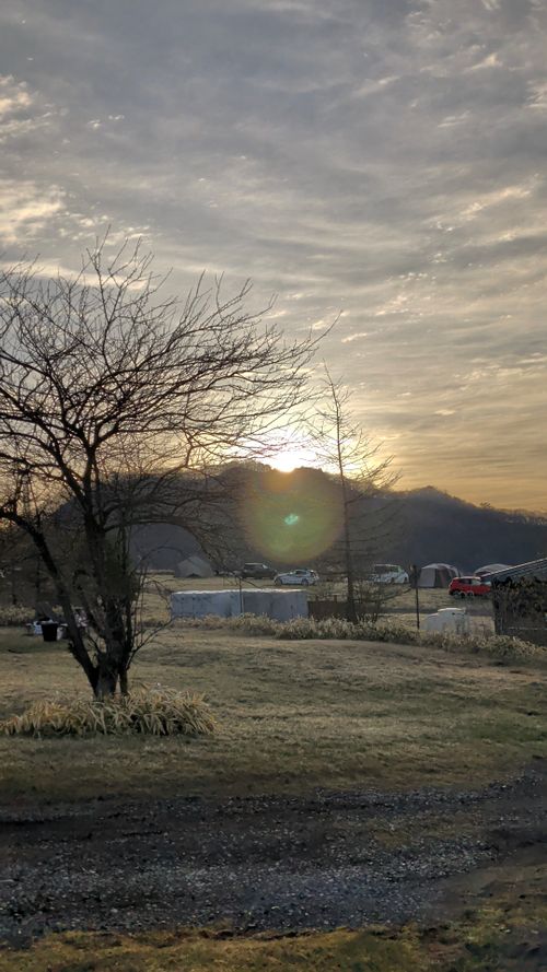 ちくいち (標高約1200m)(オートフリーサイト4500円) 内山牧場 ソロキャンプ グループキャンプ フリーサイト オートサイト IZUIZUさんのキャンプブログ CAMPiii（キャンピー） -キャンプ専用SNS キャンプのすべてがここに集まる-