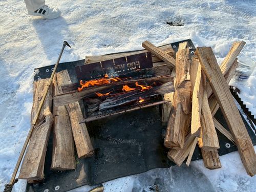 妻の読みは素晴らしい！友人家族と2026年キャンプ初め♪ 鮎の里公園キャンプ場 ファミリーキャンプ グループキャンプ 区画サイト Como_outdoorさんのキャンプブログ CAMPiii（キャンピー） -キャンプ専用SNS キャンプのすべてがここに集まる-