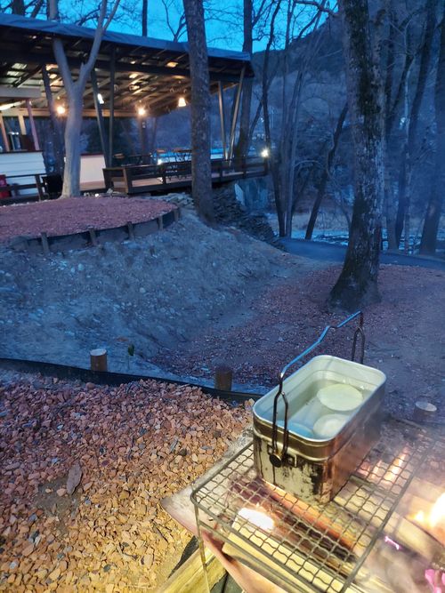 明けましておめでとうございます🎍年越しで狼さんに会いに行ったけどちとヘコんだキャンプ⛺ フォレストサンズ長瀞 ソロキャンプ 区画サイト ひろ16さんのキャンプブログ CAMPiii（キャンピー） -キャンプ専用SNS キャンプのすべてがここに集まる-