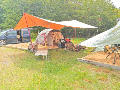 標高1500mの避暑地 茶臼山高原レイクサイドキャンプ場（旧木のぼりキャンプ村） グループキャンプ 区画サイト yopiiさんのキャンプブログ CAMPiii（キャンピー） -キャンプ専用SNS キャンプのすべてがここに集まる-