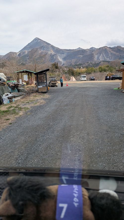 山散歩キャンプ ともえ川Park グループキャンプ 区画サイト オートサイト IZUIZUさんのキャンプブログ CAMPiii（キャンピー） -キャンプ専用SNS キャンプのすべてがここに集まる-