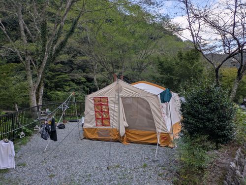 滝の迫力◎!川遊びも満喫!アットホームなキャンプ場 山水徳間の里キャンプ場 ファミリーキャンプ 区画サイト ひなはるさんのキャンプブログ CAMPiii(キャンピー) -キャンプ専用SNS キャンプのすべてがここに集まる-