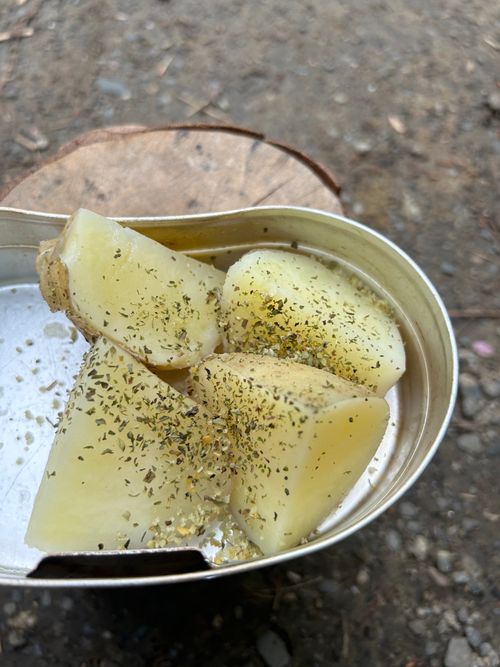 久しぶりのソロキャンプ🏕️ 道志の森キャンプ場 ソロキャンプ フリーサイト Genさんのキャンプブログ CAMPiii（キャンピー） -キャンプ専用SNS キャンプのすべてがここに集まる-