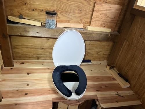 芝焼き時々トイレ作成 ソロキャンプ フリーサイト かつ丼さんのキャンプブログ CAMPiii（キャンピー） -キャンプ専用SNS キャンプのすべてがここに集まる-