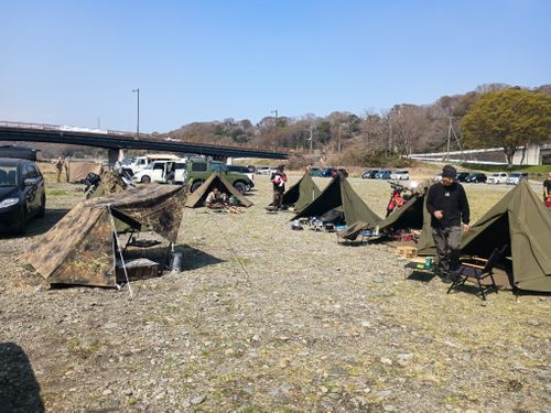 ポーランド軍幕会  中津川河川敷 グループキャンプ フリーサイト ウエィダーさんのキャンプブログ CAMPiii（キャンピー） -キャンプ専用SNS キャンプのすべてがここに集まる-