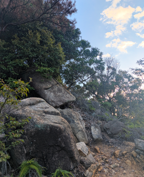 電車で行く🚃サウナキャンプ＆朝駆け登山の旅 Relax Village グループキャンプ 区画サイト NATSUさんのキャンプブログ CAMPiii（キャンピー） -キャンプ専用SNS キャンプのすべてがここに集まる-