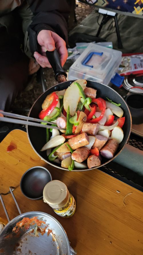 ブラックしゅーたん 富士高原トマトフィールド グループキャンプ フリーサイト オートサイト IZUIZUさんのキャンプブログ CAMPiii（キャンピー） -キャンプ専用SNS キャンプのすべてがここに集まる-