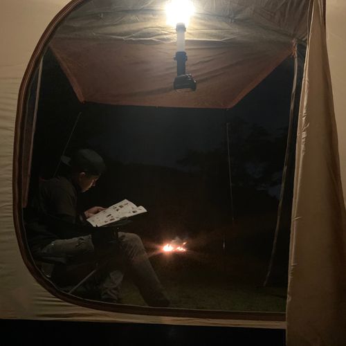 雑誌を読むこの感じww ソロキャンプ フリーサイト yoshitoさんのキャンプブログ CAMPiii（キャンピー） -キャンプ専用SNS キャンプのすべてがここに集まる-