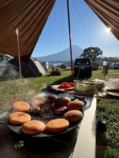 最高の天気だったふもとっぱらキャンプ ふもとっぱらキャンプ場 グループキャンプ フリーサイト OYAKATAさんのキャンプブログ CAMPiii（キャンピー） -キャンプ専用SNS キャンプのすべてがここに集まる-