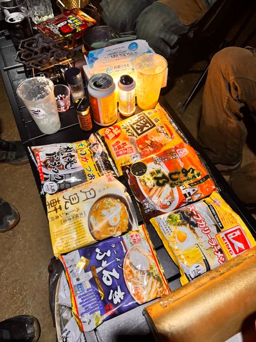 KELTY６連カルストキャンプ。 姫鶴平キャンプ場 グループキャンプ フリーサイト あやぴーさんのキャンプブログ CAMPiii（キャンピー） -キャンプ専用SNS キャンプのすべてがここに集まる-