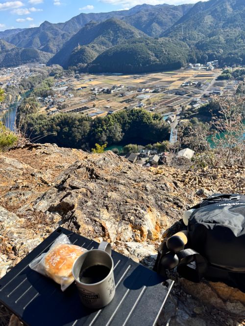 最高の休日 遠見山登山口 ソロキャンプ Aoさんのキャンプブログ CAMPiii（キャンピー） -キャンプ専用SNS キャンプのすべてがここに集まる-