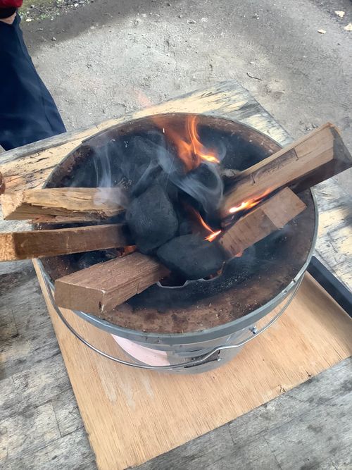 Vol.105 25/NO.24 笛吹小屋キャンプ場〜中津峡〜〆ホルモン屋‼️ 笛吹小屋キャンプ場 ソロキャンプ 区画サイト 🔥焚き火🔥さんのキャンプブログ CAMPiii(キャンピー) -キャンプ専用SNS キャンプのすべてがここに集まる-