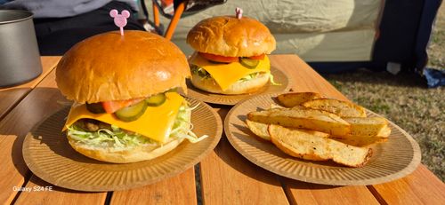 ハンバーガーの注文が入ったので🍔 我孫子市 ふれあいキャンプ場 グループキャンプ フリーサイト y_yさんのキャンプブログ CAMPiii（キャンピー） -キャンプ専用SNS キャンプのすべてがここに集まる-