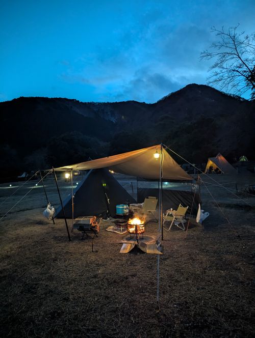 夫婦キャンプ　リキャンプ養老 養老町 ファミリーキャンプ 区画サイト HOSSON(ホッそん)さんのキャンプブログ CAMPiii（キャンピー） -キャンプ専用SNS キャンプのすべてがここに集まる-