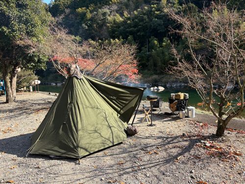 焚き火だ♪焚き火だ♪落ち葉焚き🍂🔥 前川キャンプ場 ソロキャンプ フリーサイト camping roll♪さんのキャンプブログ CAMPiii（キャンピー） -キャンプ専用SNS キャンプのすべてがここに集まる-