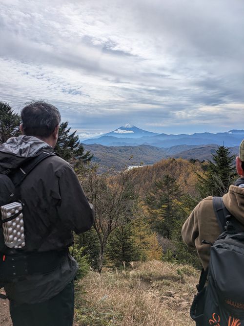大菩薩嶺登山〜キャンプしてないけど😆 大菩薩嶺 グループキャンプ フリーサイト hachi329さんのキャンプブログ CAMPiii（キャンピー） -キャンプ専用SNS キャンプのすべてがここに集まる-