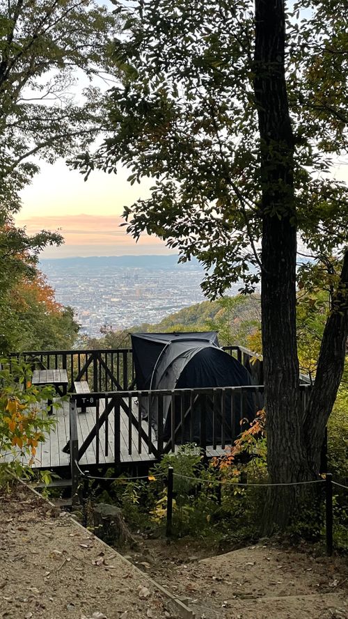 東大阪の夜景キャンプ！ 東大阪市立野外活動センター by RECAMP ファミリーキャンプ 区画サイト フォレキャンさんのキャンプブログ CAMPiii（キャンピー） -キャンプ専用SNS キャンプのすべてがここに集まる-