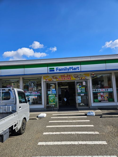 ブラックしゅーたん 富士高原トマトフィールド グループキャンプ フリーサイト オートサイト IZUIZUさんのキャンプブログ CAMPiii（キャンピー） -キャンプ専用SNS キャンプのすべてがここに集まる-