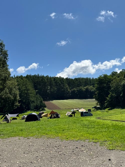 中山高原、初日は曇り白馬の山⛰️見えず 中山高原キャンプ場 グループキャンプ フリーサイト OYAKATAさんのキャンプブログ CAMPiii（キャンピー） -キャンプ専用SNS キャンプのすべてがここに集まる-