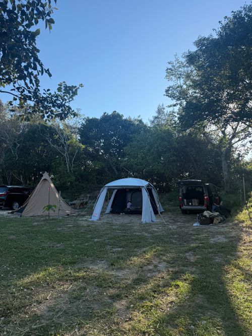 夕陽と花火と石像🗿と コースタルパークリトリート /Coastal Park RETREAT – RV & Campervan Site / ファミリーキャンプ グループキャンプ 区画サイト オートサイト moreAiさんのキャンプブログ CAMPiii（キャンピー） -キャンプ専用SNS キャンプのすべてがここに集まる-