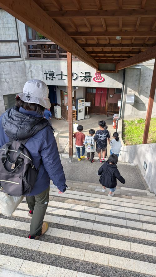 Sさんファミリーとこどもの日キャンプ🎏 （一財）学びやの里／木魂館キャンプ場 ファミリーキャンプ グループキャンプ フリーサイト ヒゲキャンさんのキャンプブログ CAMPiii（キャンピー） -キャンプ専用SNS キャンプのすべてがここに集まる-